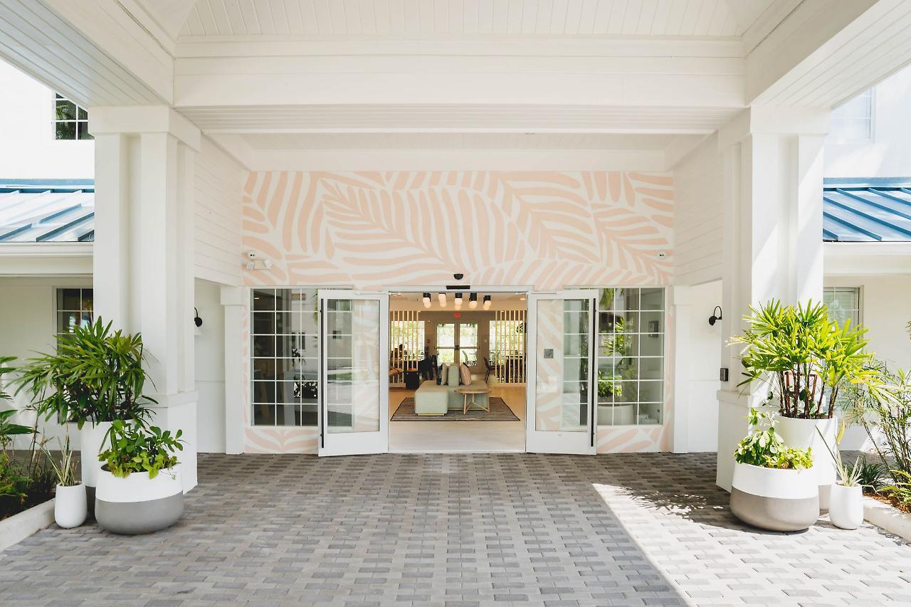 Hampton By Hilton Grand Cayman Seven Mile Beach 乔治城 外观 照片