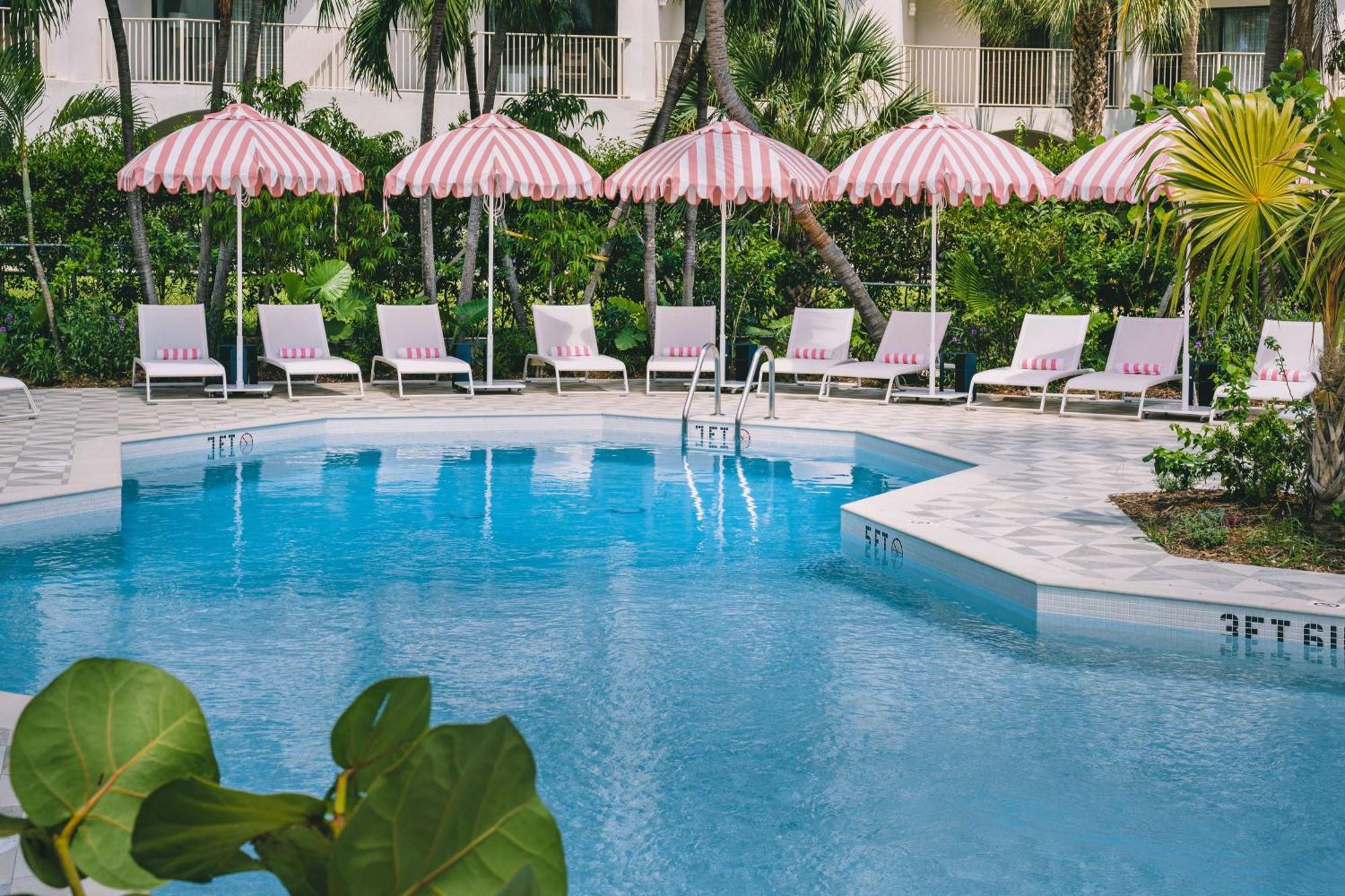 Hampton By Hilton Grand Cayman Seven Mile Beach 乔治城 外观 照片
