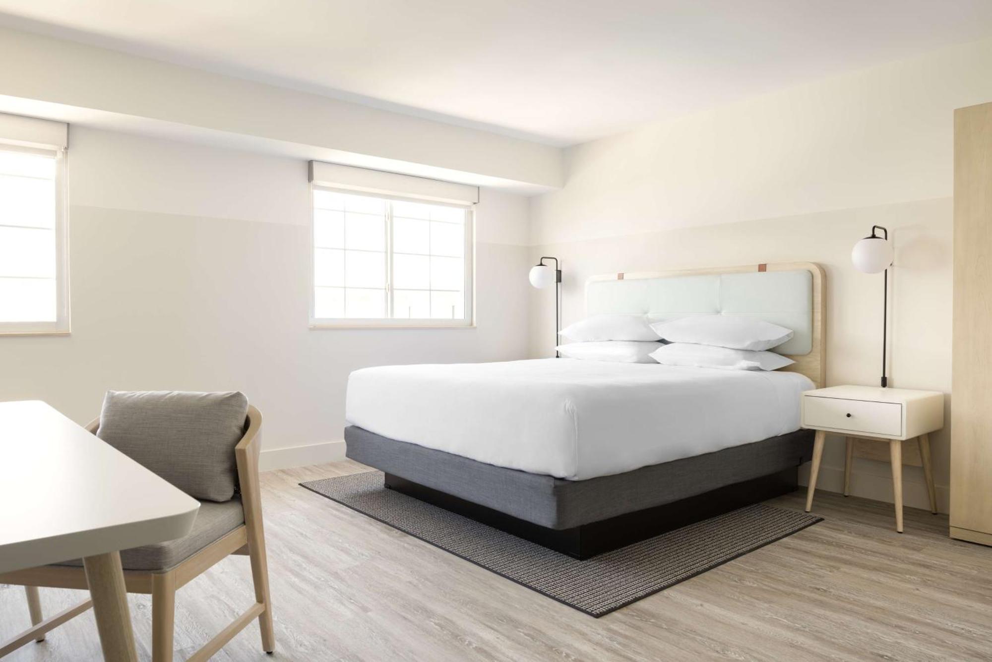 Hampton By Hilton Grand Cayman Seven Mile Beach 乔治城 外观 照片