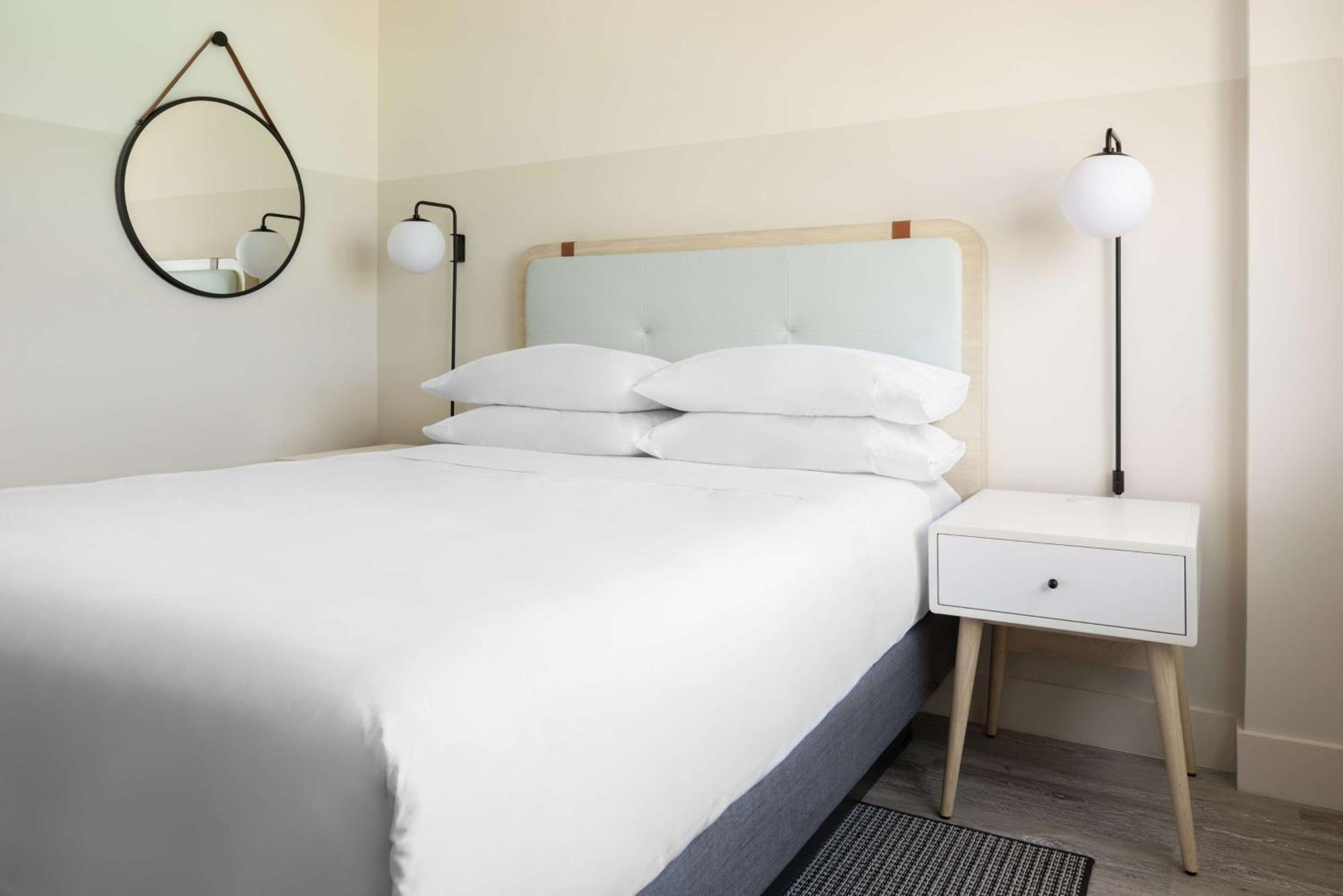 Hampton By Hilton Grand Cayman Seven Mile Beach 乔治城 外观 照片