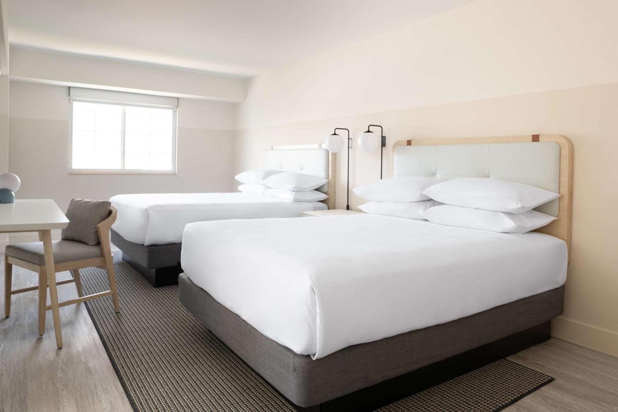 Hampton By Hilton Grand Cayman Seven Mile Beach 乔治城 外观 照片