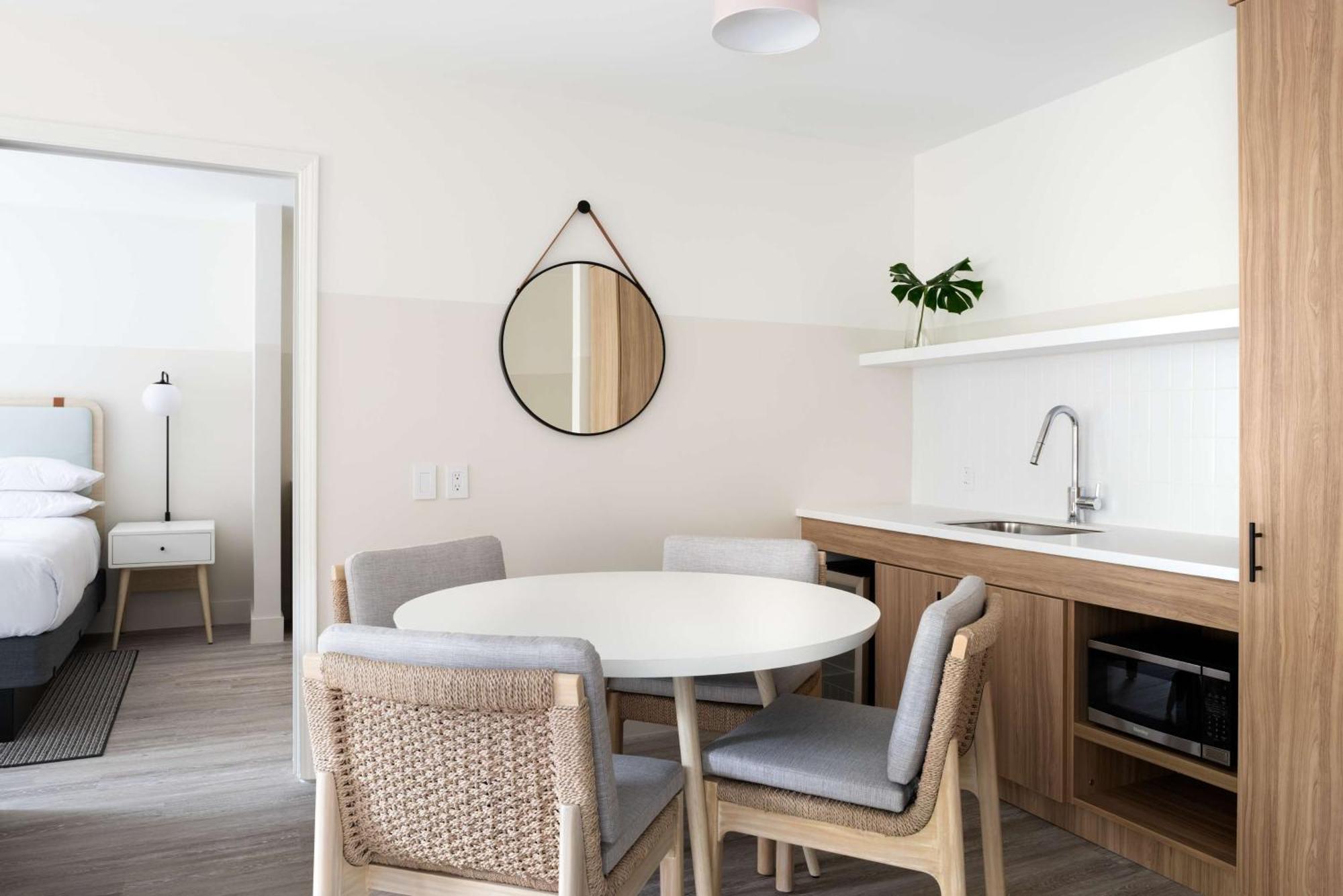 Hampton By Hilton Grand Cayman Seven Mile Beach 乔治城 外观 照片