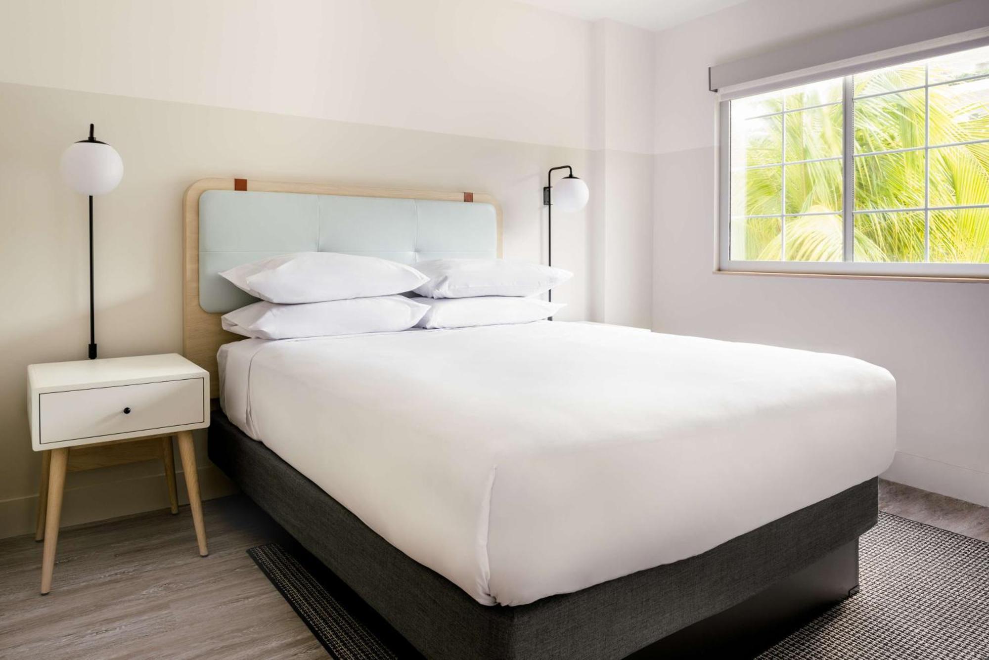Hampton By Hilton Grand Cayman Seven Mile Beach 乔治城 外观 照片