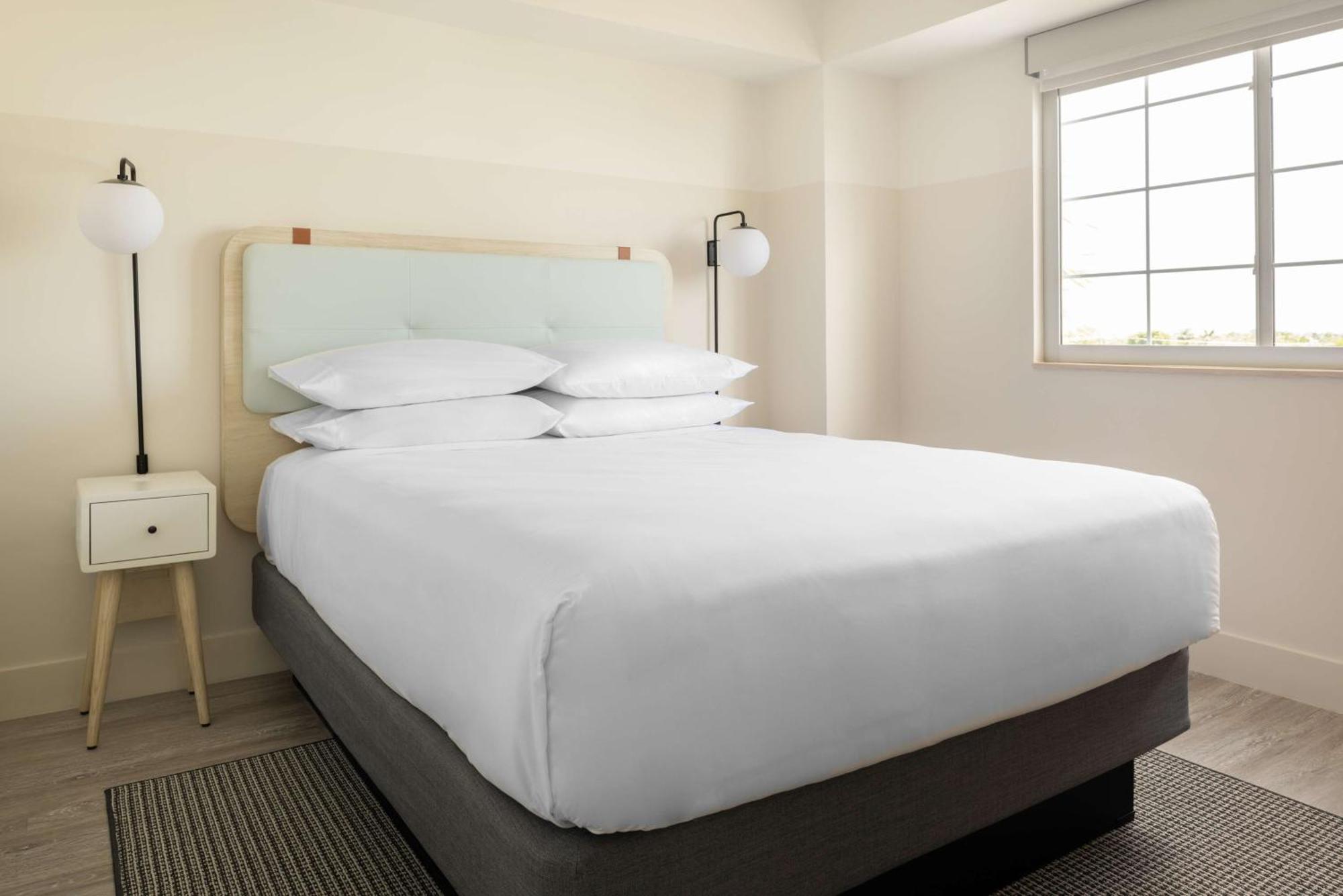 Hampton By Hilton Grand Cayman Seven Mile Beach 乔治城 外观 照片