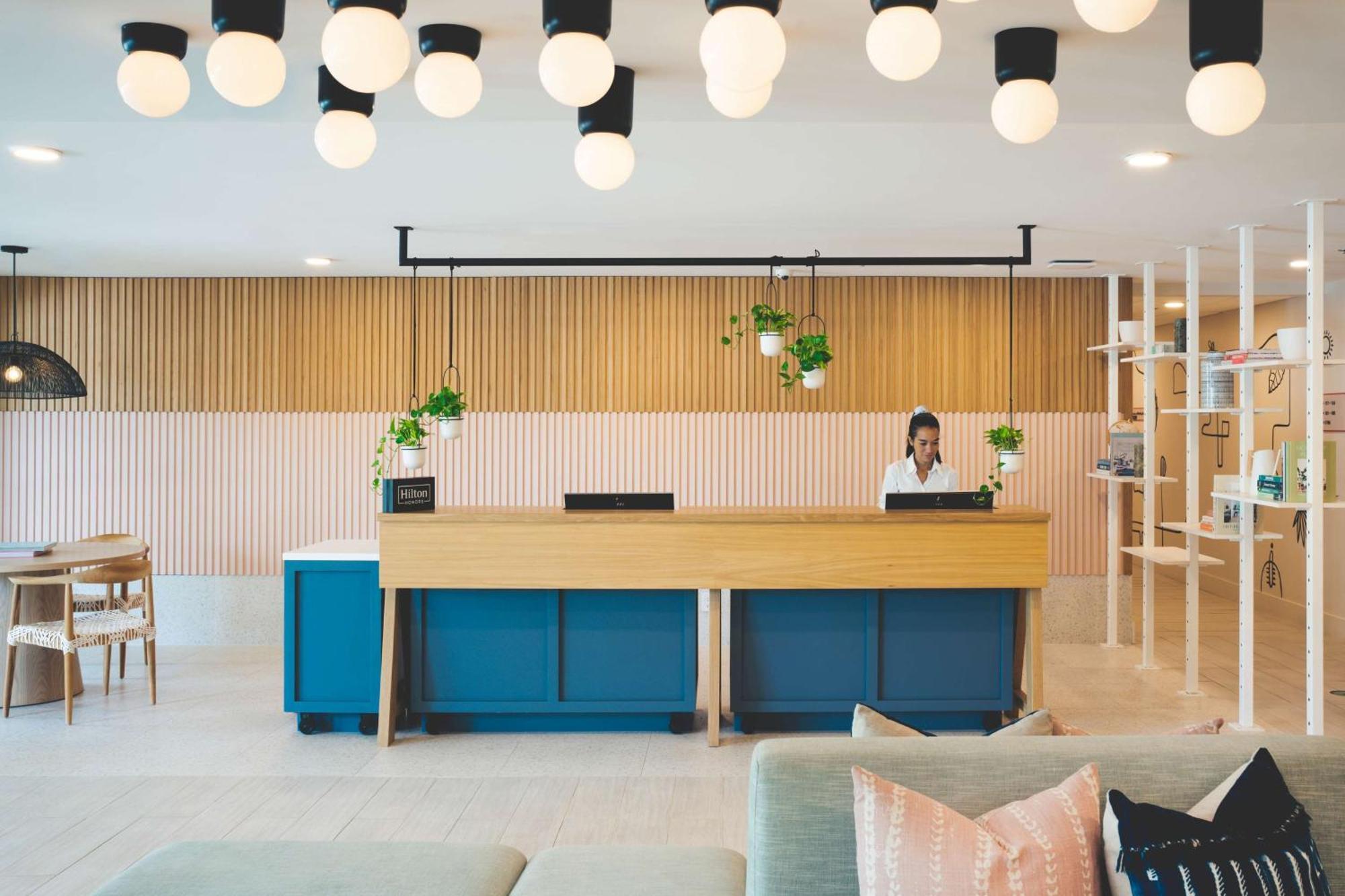 Hampton By Hilton Grand Cayman Seven Mile Beach 乔治城 外观 照片