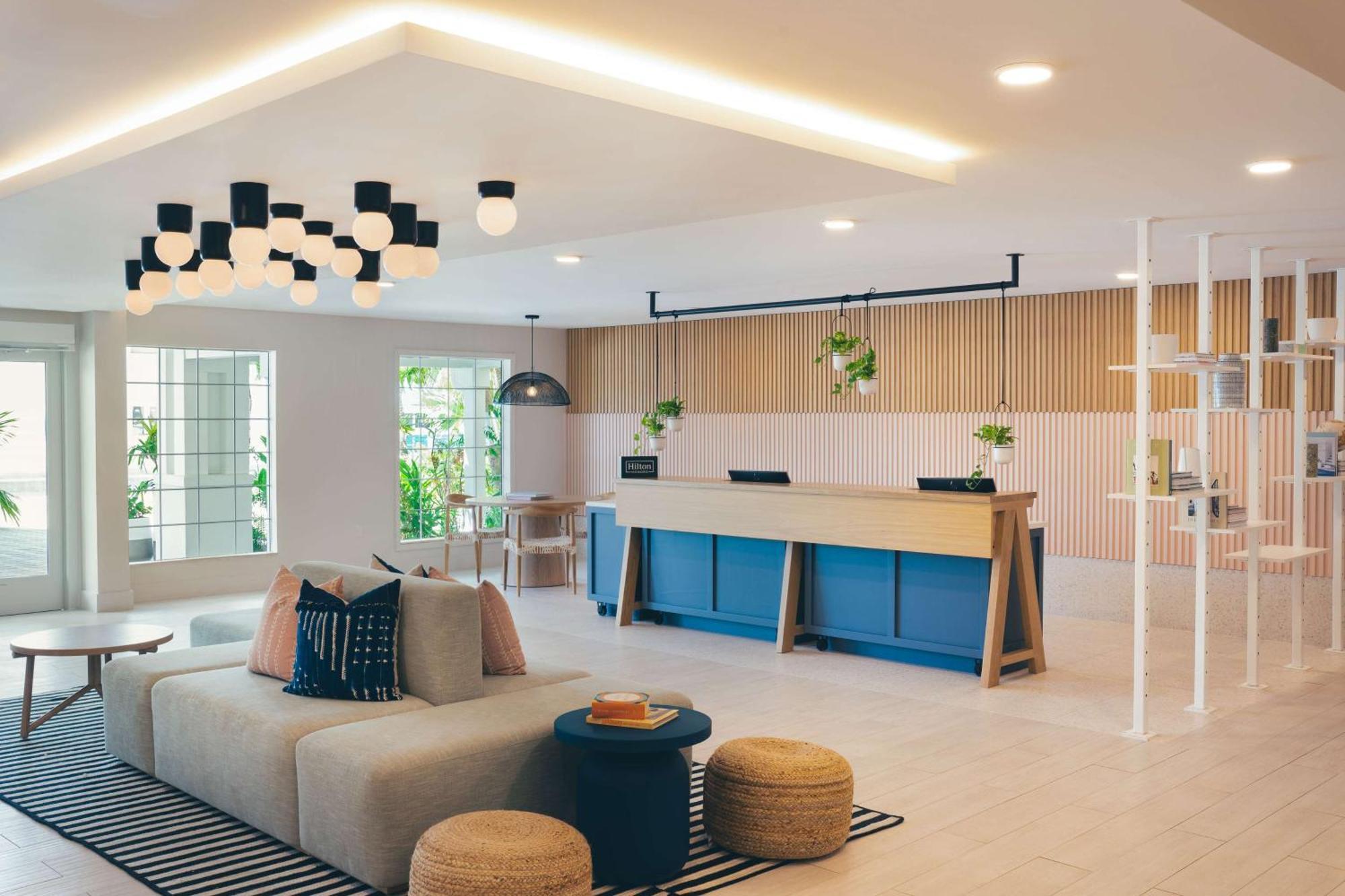 Hampton By Hilton Grand Cayman Seven Mile Beach 乔治城 外观 照片