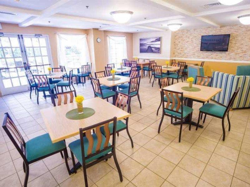 Hampton By Hilton Grand Cayman Seven Mile Beach 乔治城 外观 照片